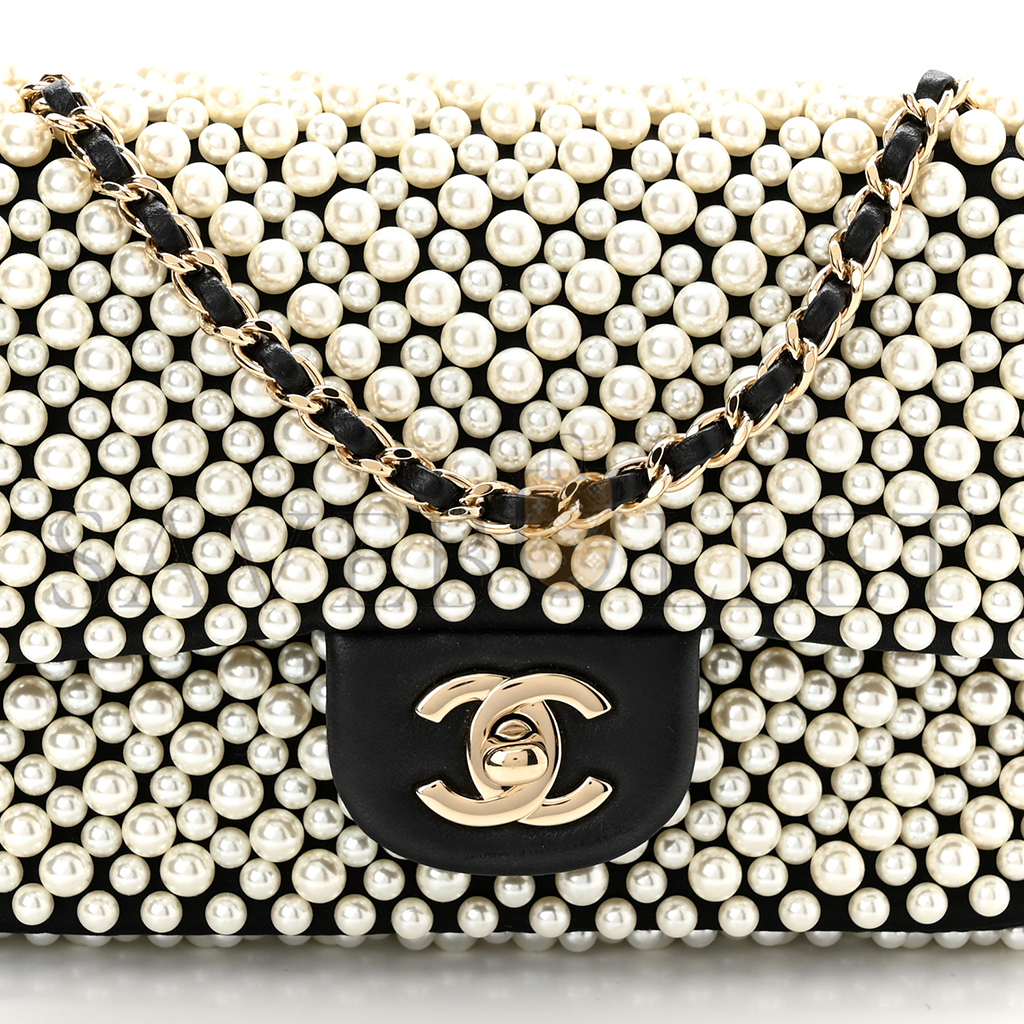 Ch*el lambskin pearl on flap black (18*13*5cm)